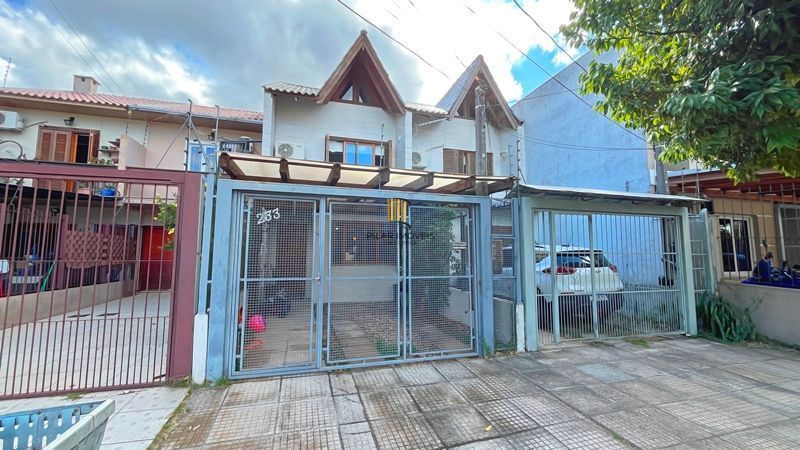 Casa 2 dormitórios à venda Guarujá Porto Alegre/RS - Pilar Imóveis