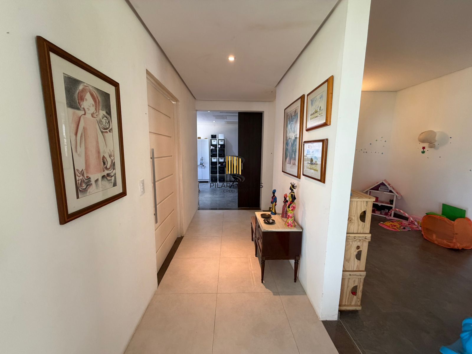 Linda Residência com 3 amplas suítes no Terra Ville.