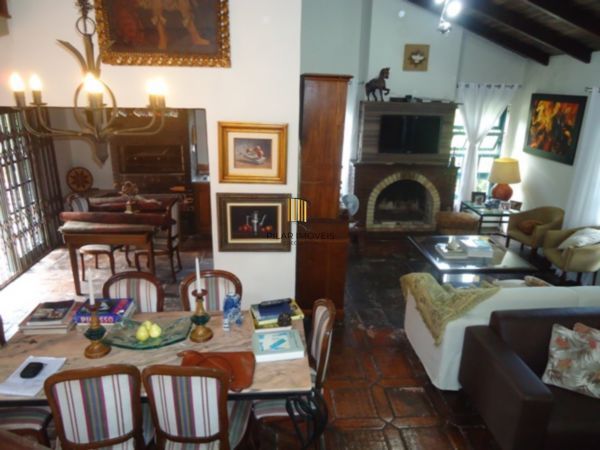 Casa para Venda - 252m², 3 dormitórios, 2 vagas - Ipanema