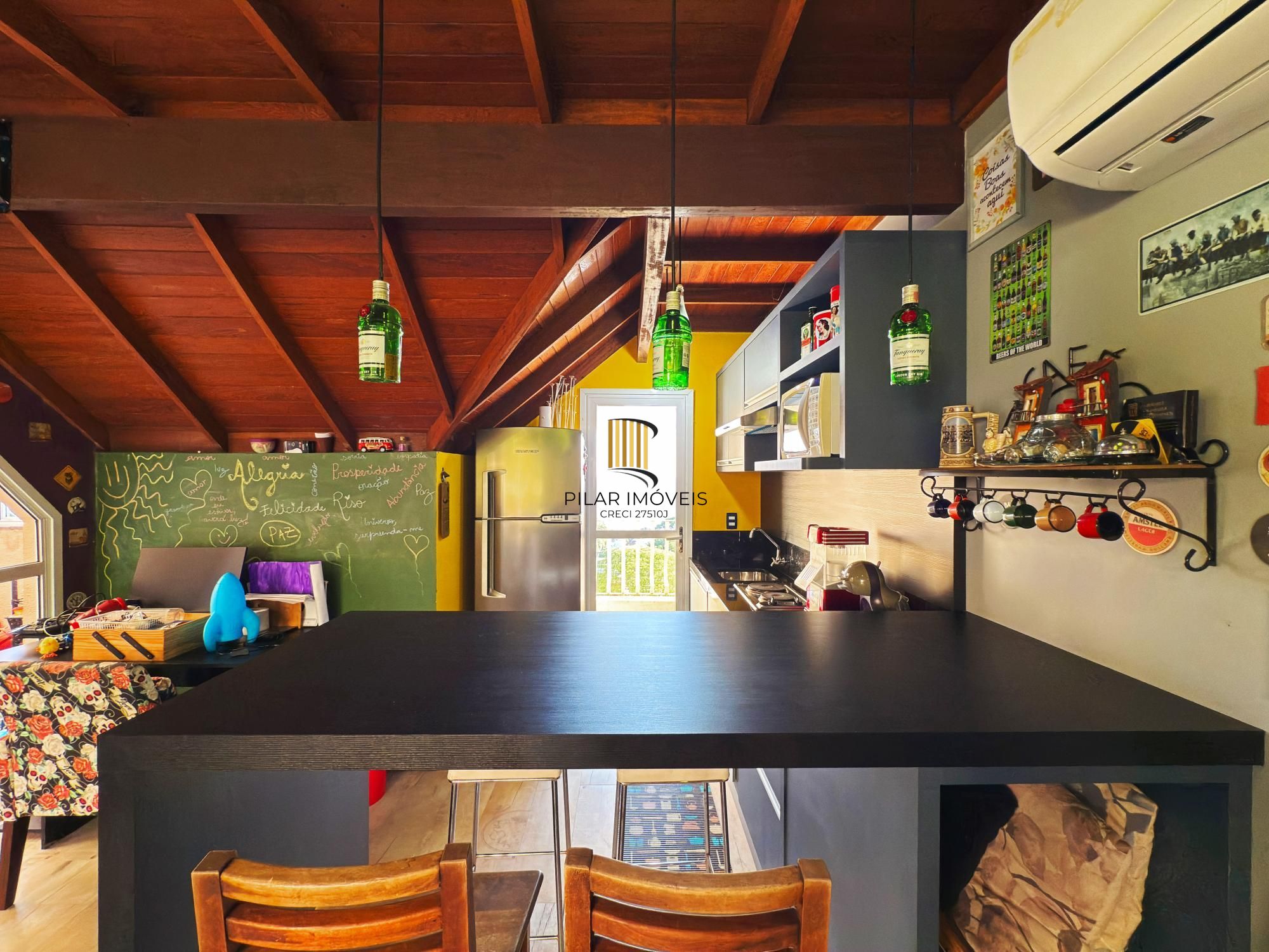 Casa de Condomínio 3 dormitórios no bairro Pedra Redonda