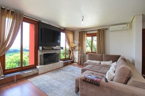 Casa Condominio em Porto Alegre, no bairro Glória, com 3 dormitório(s), e 3 banh