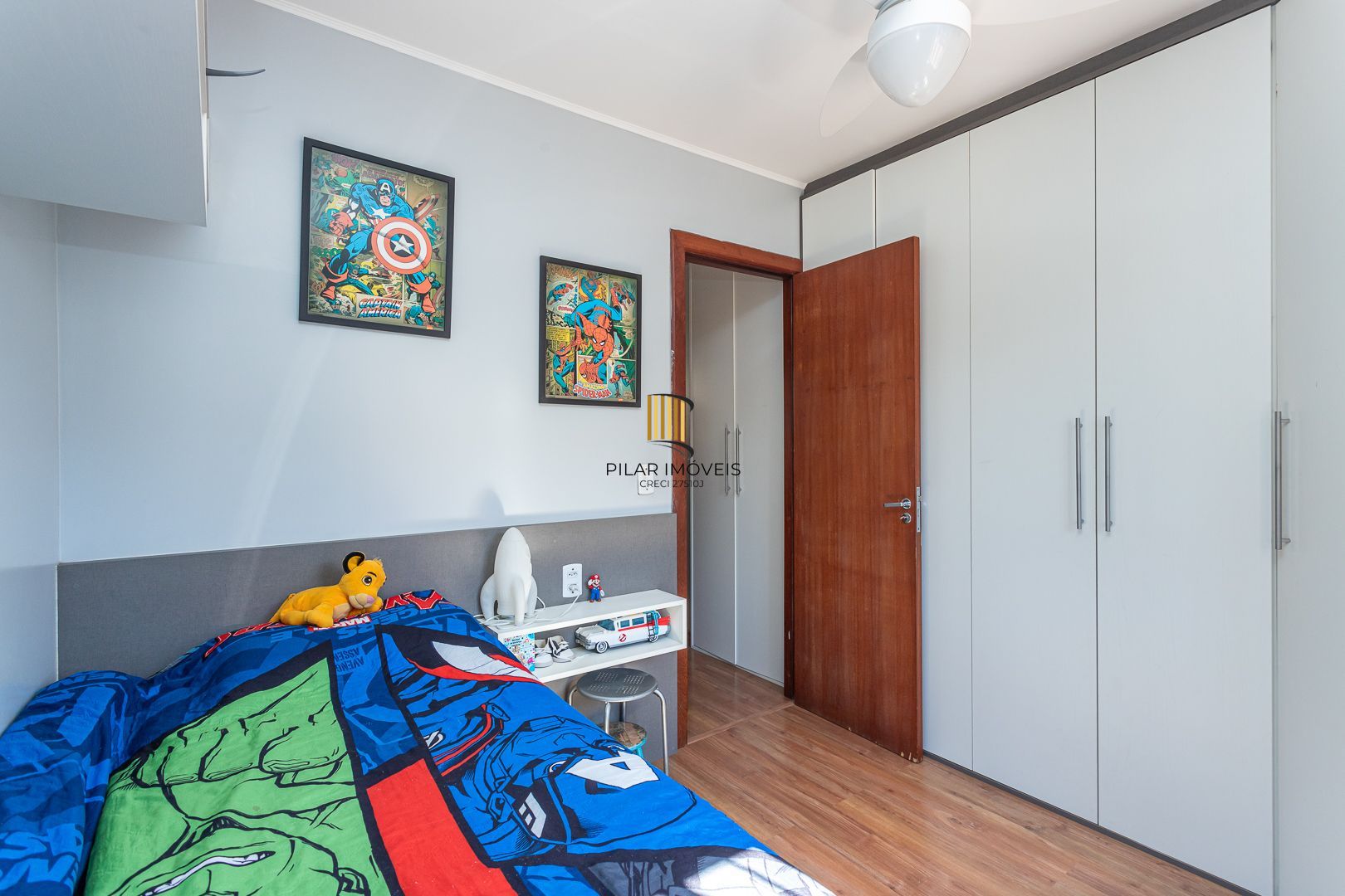 Casa em condomínio à venda com 97m², 2 dormitórios e 2 vagas, no bairro Tristeza em Porto Alegre.