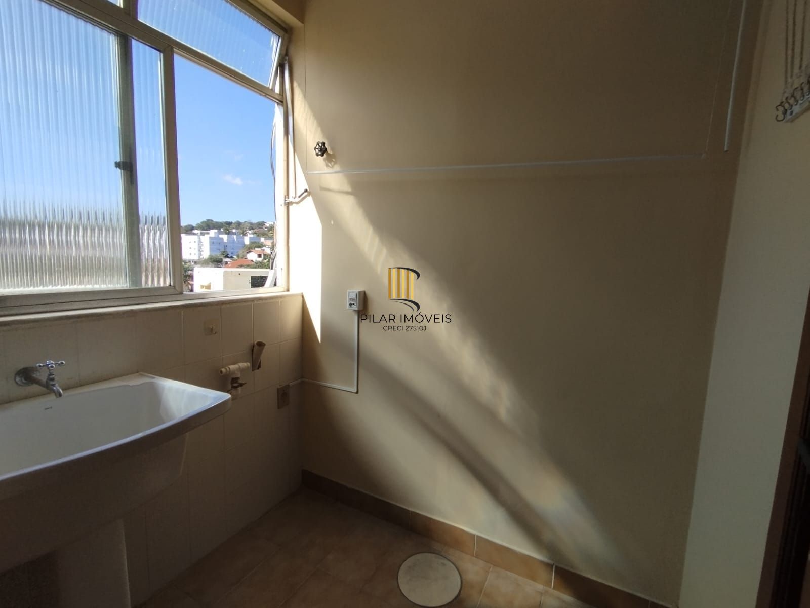 Linda cobertura no bairro Tristeza para venda.