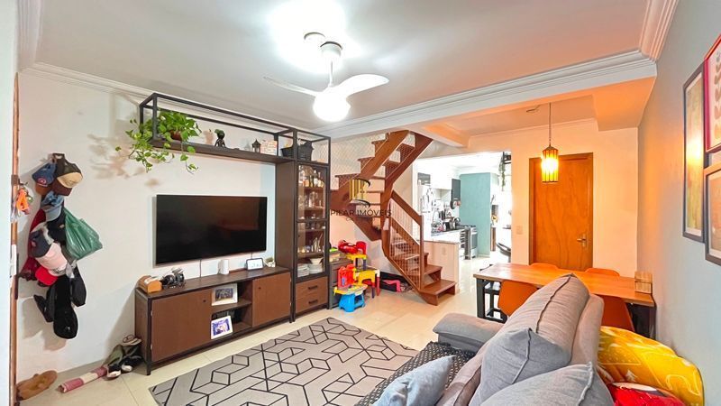 Casa 2 dormitórios à venda Guarujá Porto Alegre/RS