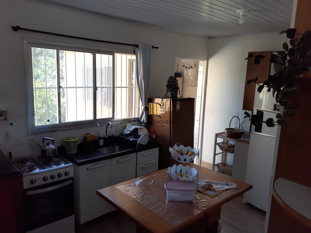Ótima casa com 4 dormitórios no bairro Partenon.