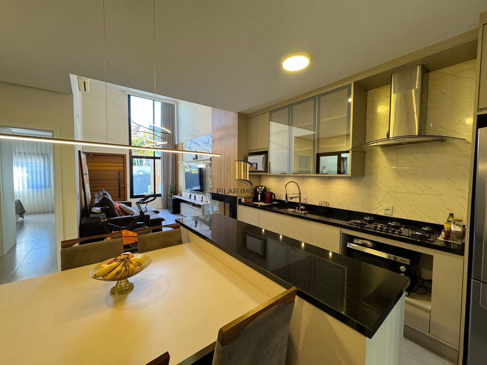 Casa térrea com pátio , 3d , 1 suíte, Condomínio Reserva do Lago I - Hípica