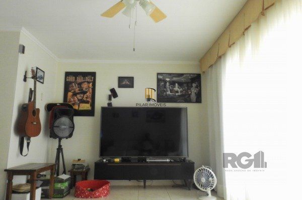 Casa em Porto Alegre, no bairro Espirito Santo, com 3 dormitório(s), e 3 banheir