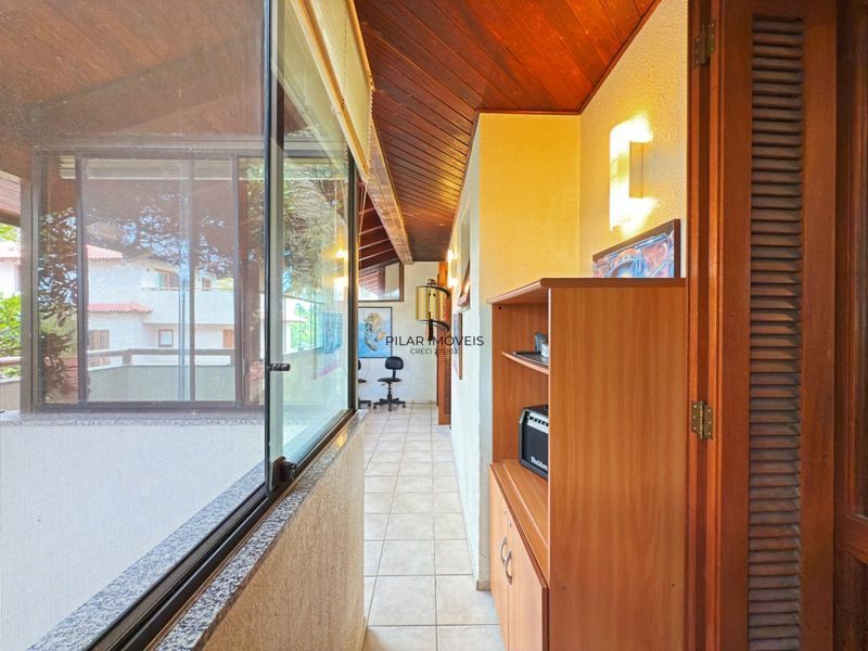 Linda Residência com 3 dormitórios sendo 1 suíte no Jardim Isabel.