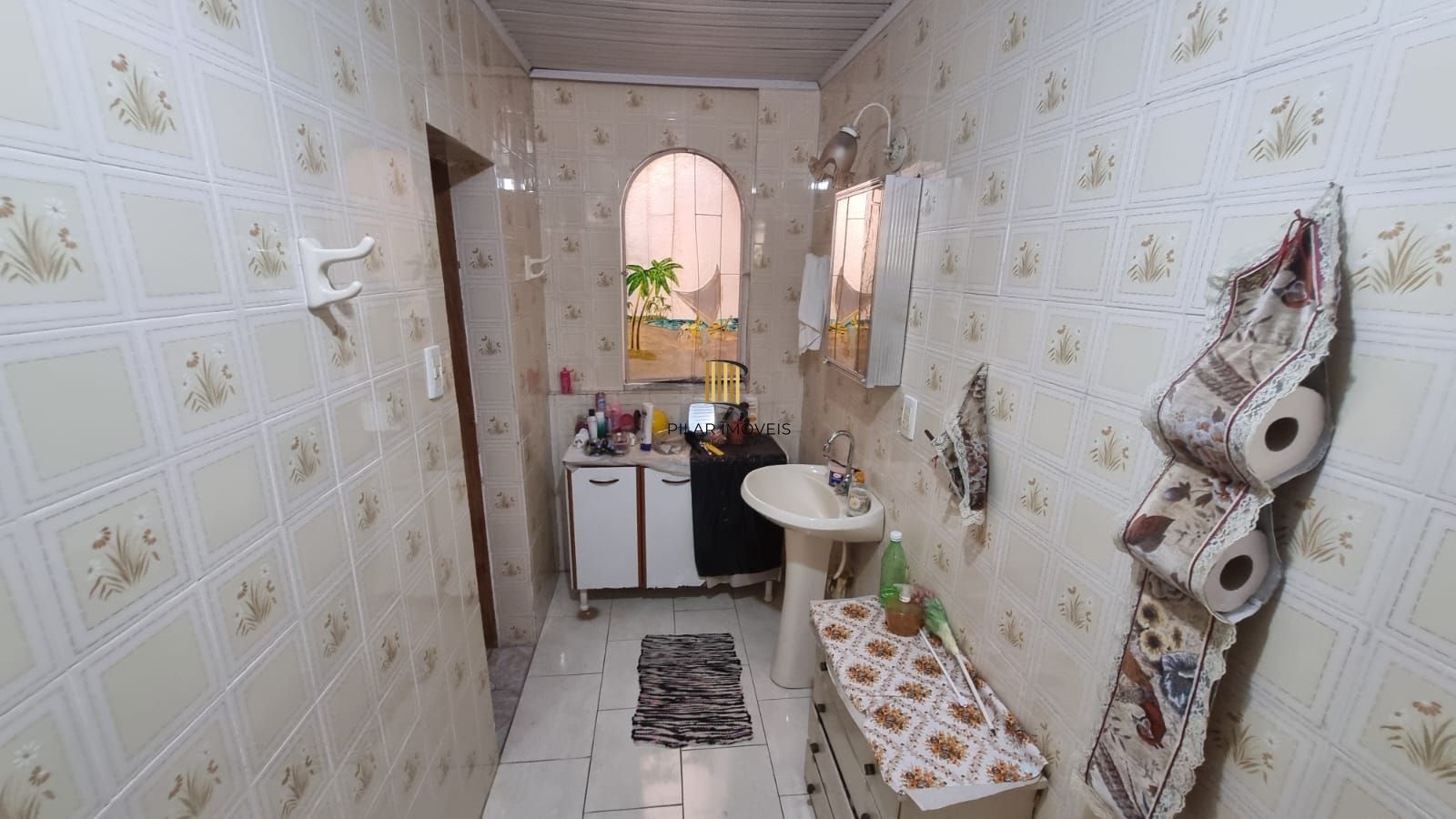 Linda residência com 3 dormitórios no Bairro Cavalhada.