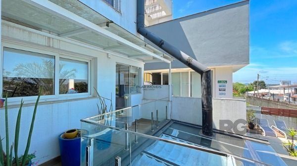 Casa em Porto Alegre, no bairro Aberta dos Morros, com 3 dormitório(s), e 3 banh