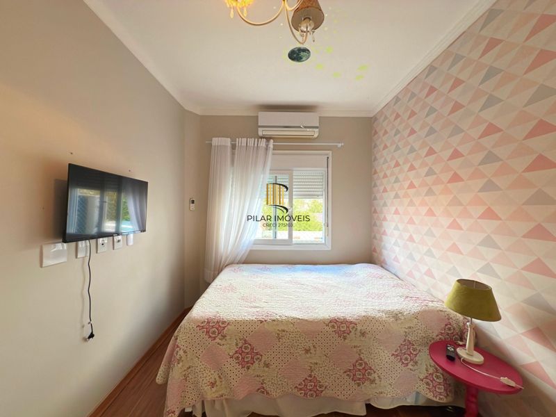 Casa com vista para o Rio e 3 dormitórios