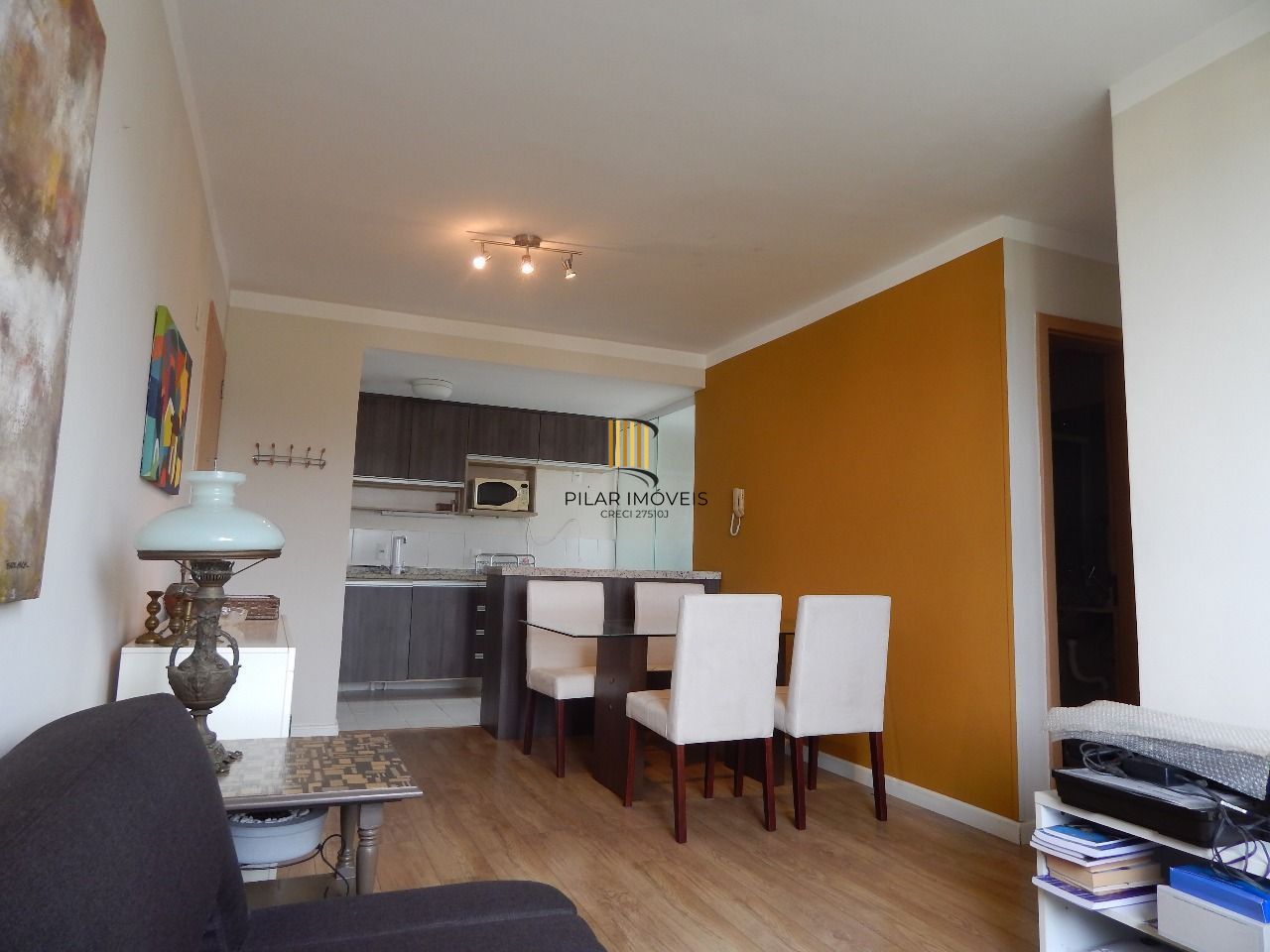 Ótimo apartamento com 3 dormitórios.