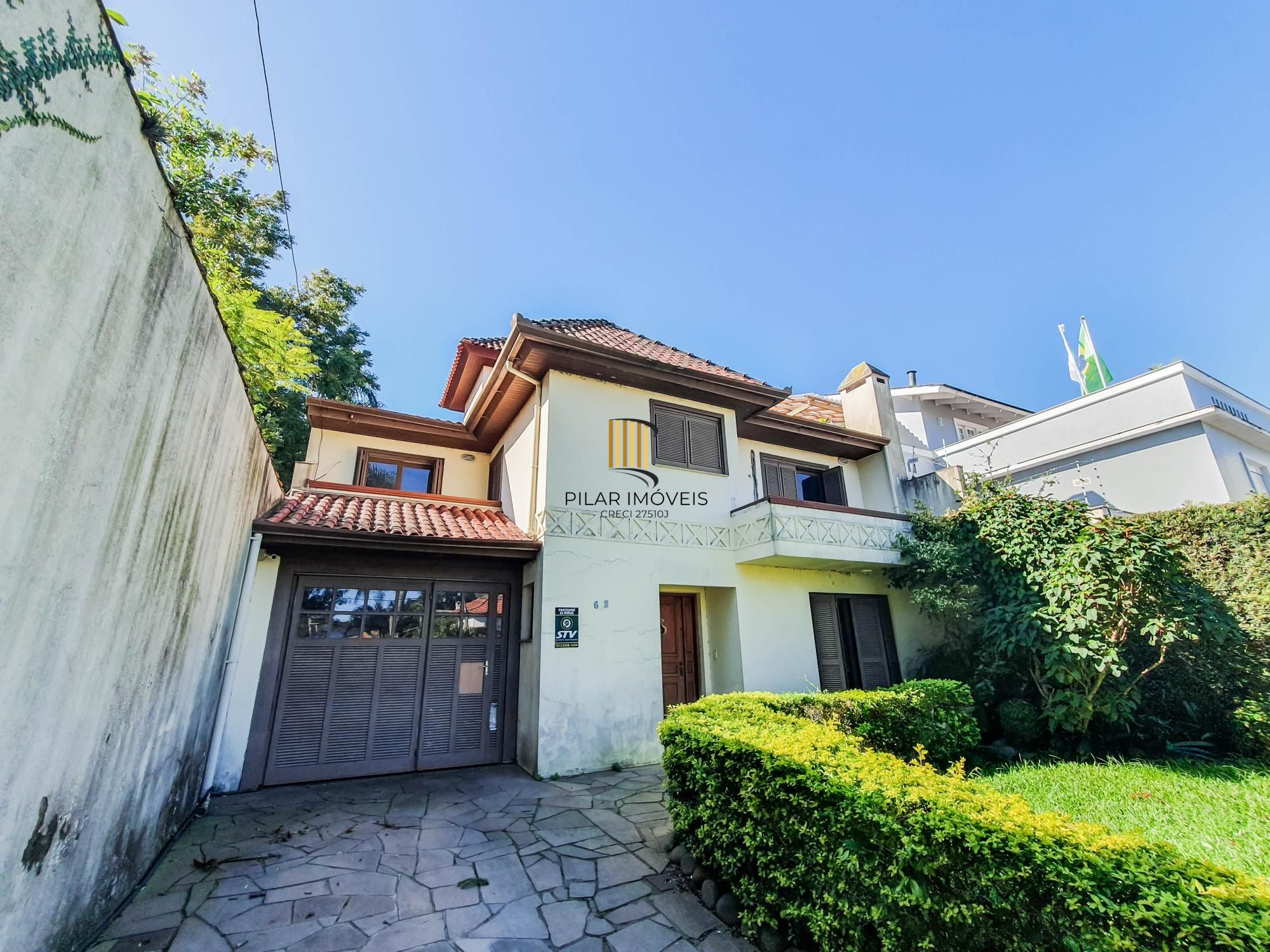 Linda e Ampla Casa com 4 dormitórios no Bairro Ipanema.