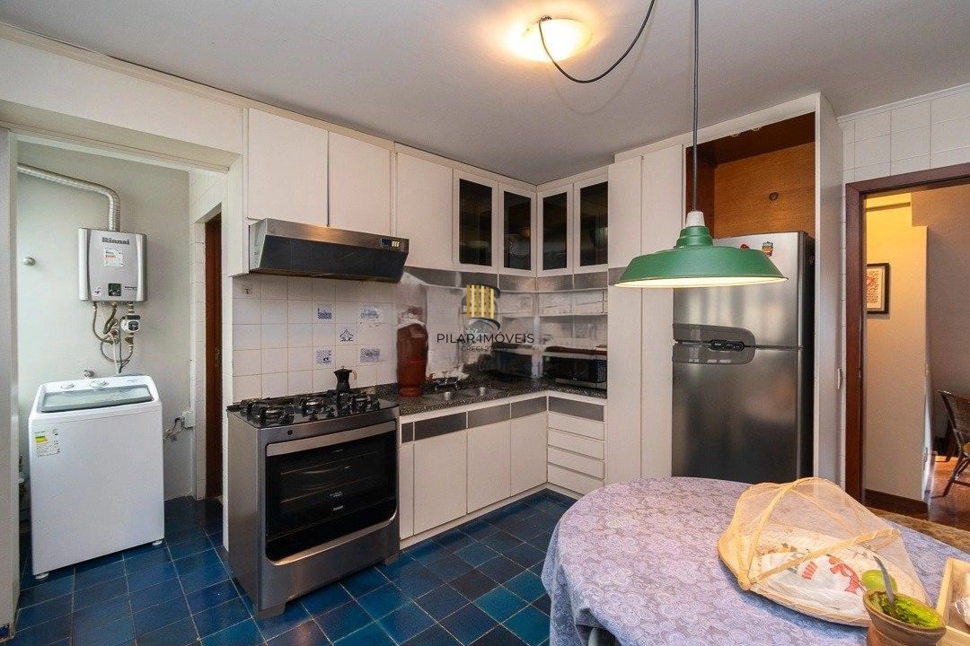 Cobertura ensolarada no coração de Petrópolis — 2 (ou 3) dormitórios + 1 vaga escriturada