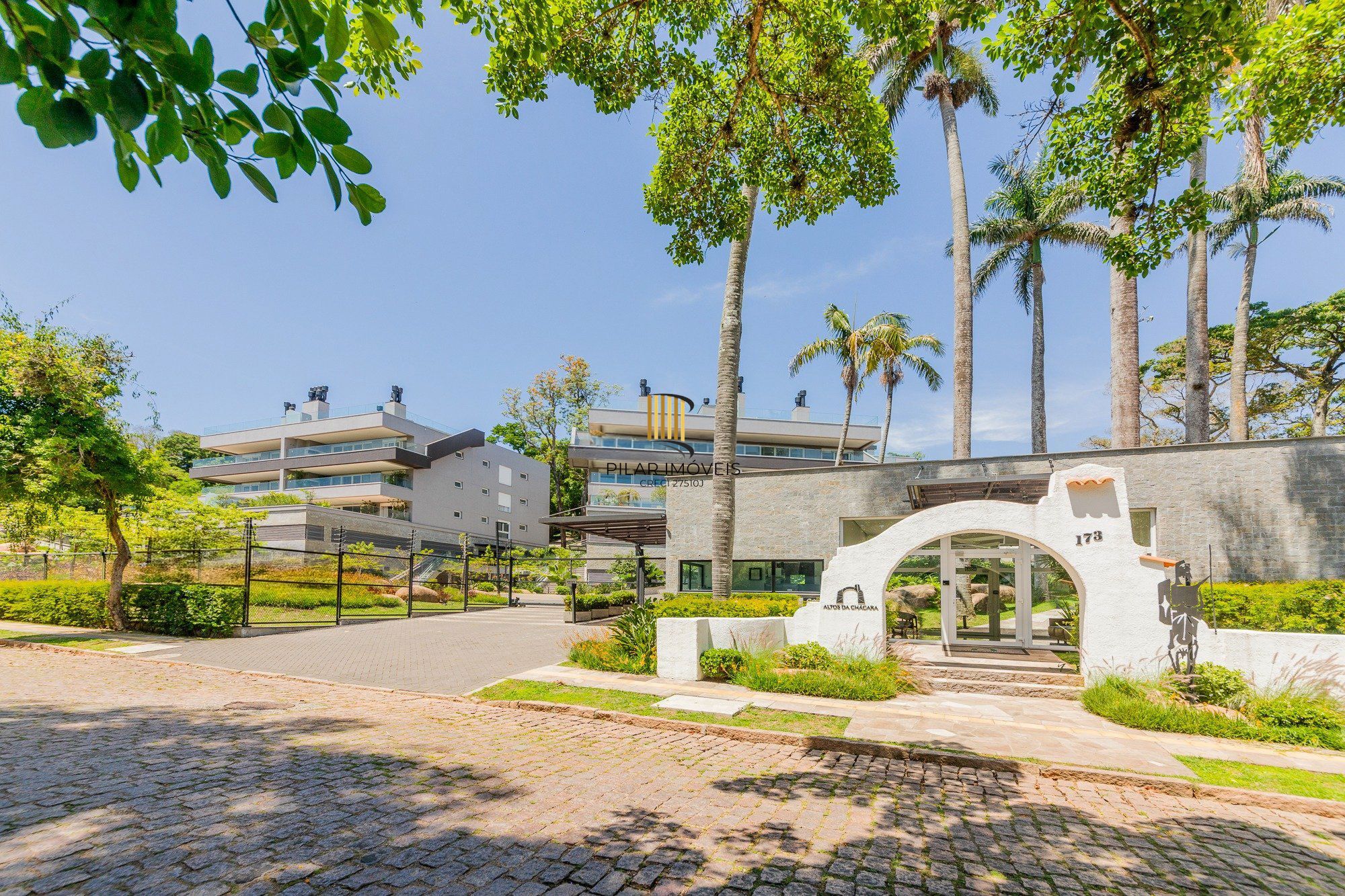 Belíssimo apartamento no Bairro Vila Conceição com 193m² privativos, 3 suítes e 4 vagas de garagem, no condomínio Altos da Chácara.