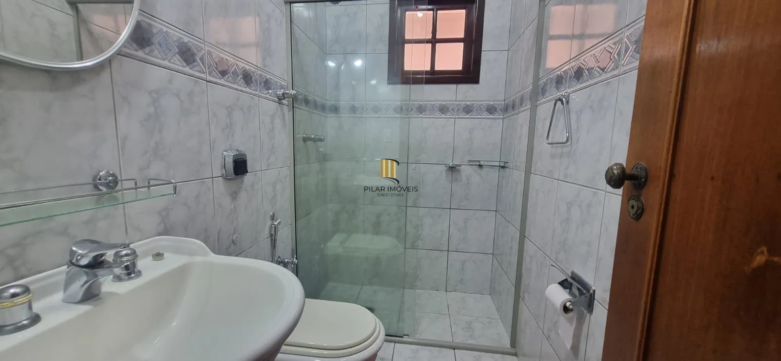 Ótima Residência com 3 dormitórios sendo 1suíte, no Bairro Ipanema.