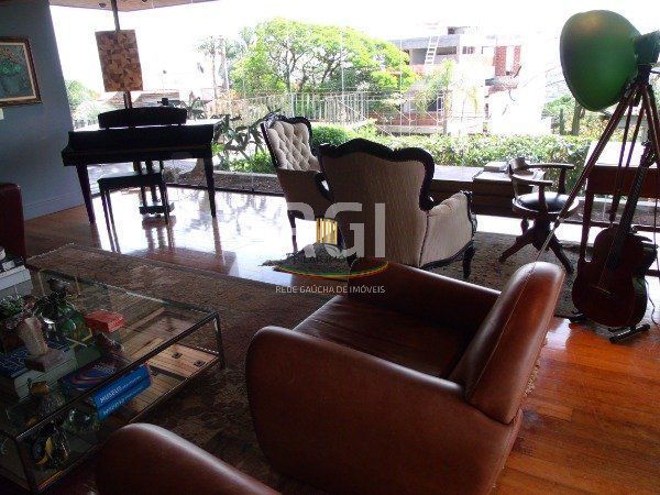 Casa para Venda - 700m², 4 dormitórios, sendo 4 suites, 6 vagas - Vila Conceição