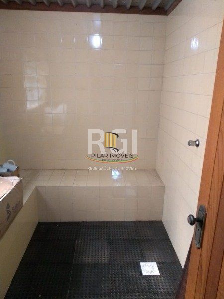 Casa para Venda - 741m², 5 dormitórios, sendo 3 suites, 9 vagas - Espirito Santo