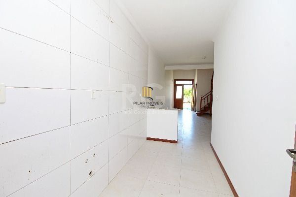 Casa em Porto Alegre, no bairro Aberta Dos Morros, com 3 dormitório(s), e 3 banh