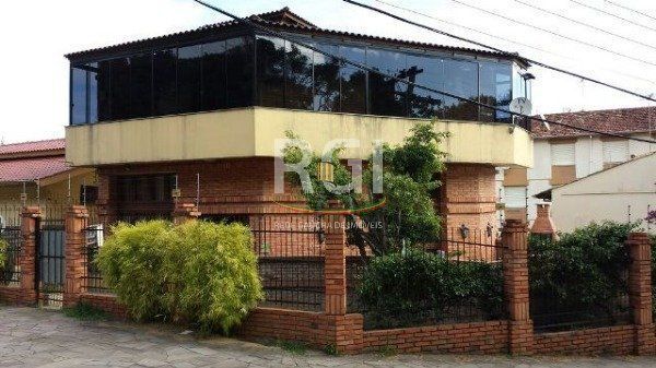 Casa para Venda - 200m², 3 dormitórios, sendo 1 suites, 4 vagas - Jardim Isabel