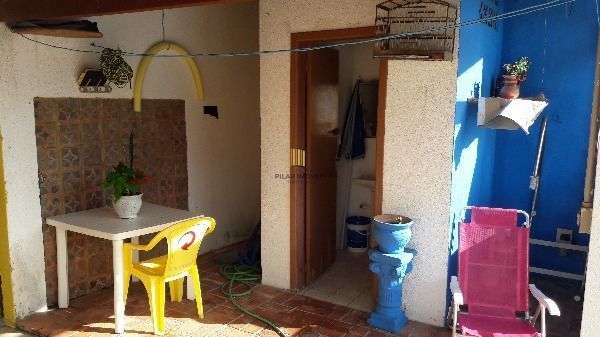 Casa em Porto Alegre, no bairro Aberta dos Morros, com 4 dormitório(s), e 4 banh