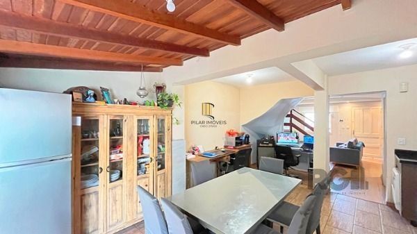 Casa em Porto Alegre, no bairro Cavalhada, com 2 dormitório(s), e 2 banheiros, à