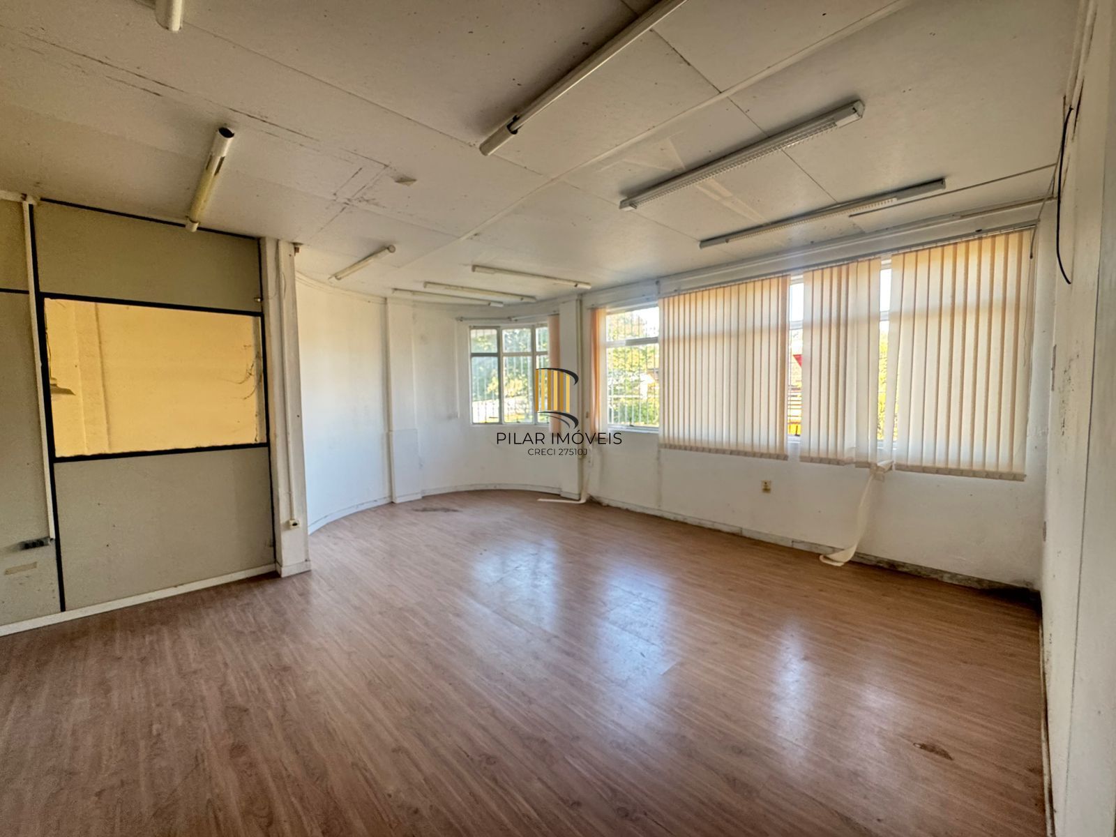 Oportunidade - Pavilhão na Vila Nova - 100m da Av. Vicente Monteggia- 550m² priv