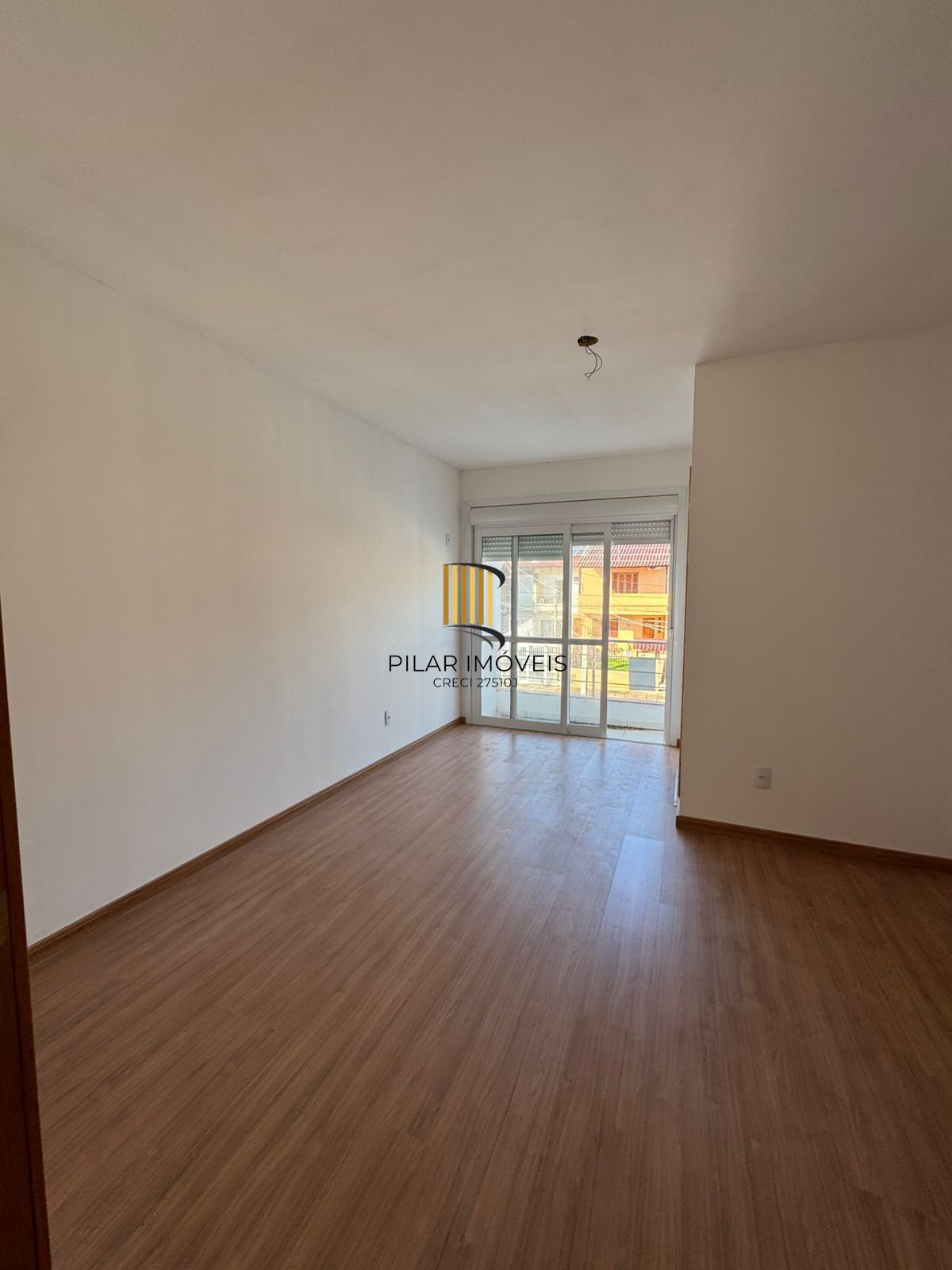 Residência com 3 suítes no caminhos do sol