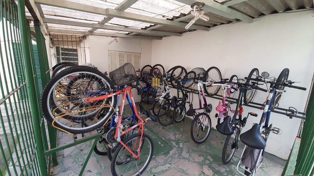 Apartamento 2 dormitórios, perto de todos recursos do bairro.