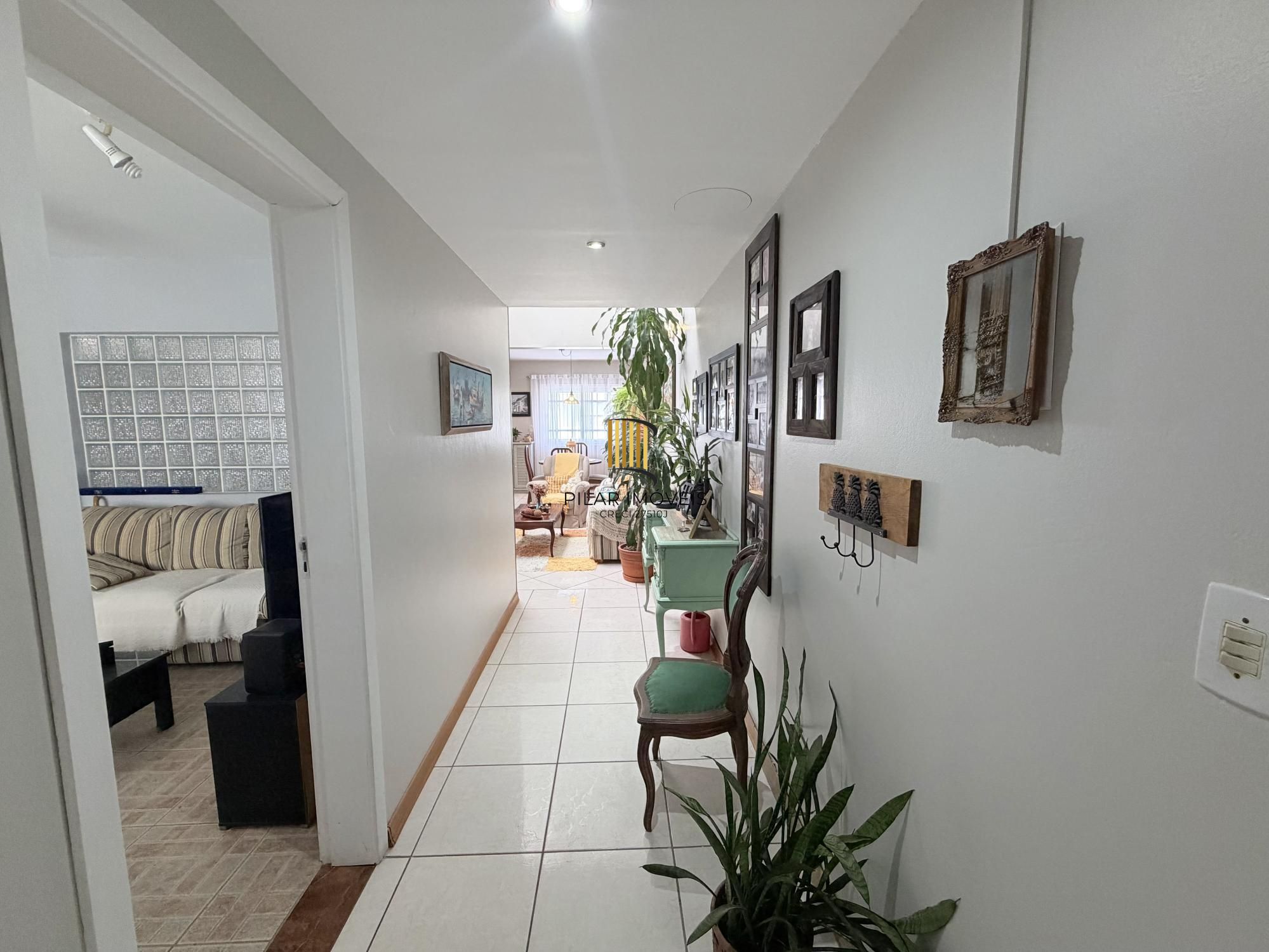 Casa 4 dormitórios no bairro Serraria