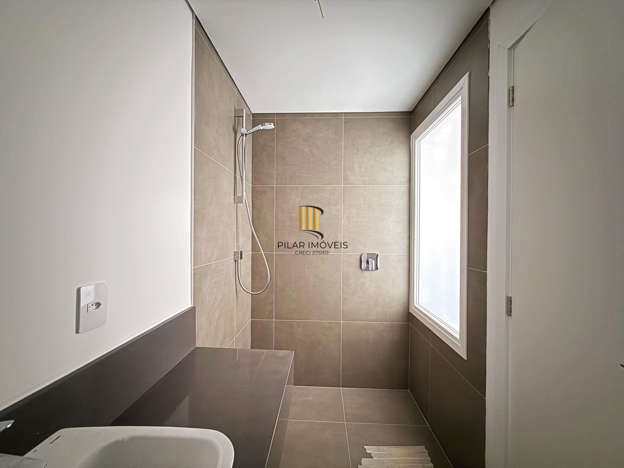 Belíssimo apartamento com 230,6m2, 3 suítes e 4 vagas de garagem. Projeto diferenciado e vista deslumbrante para o pôr do sol do Guaíba.