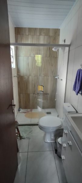 Casa em Porto Alegre, no bairro Campo Novo, com 2 dormitório(s), e 2 banheiros, 