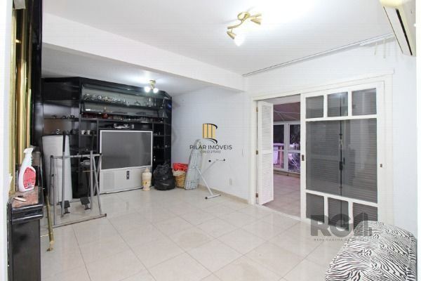Casa Condominio para Venda - 201m², 3 dormitórios, sendo 1 suites, 2 vagas - Tri