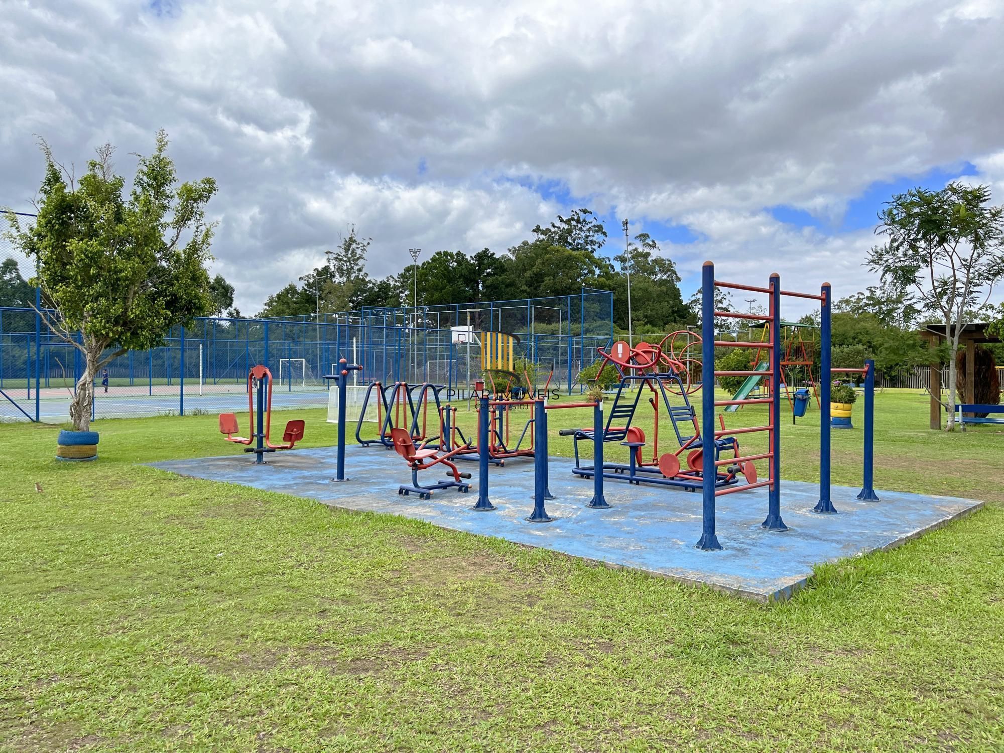 Casa Residencial com 3 dormitórios à Venda na Hípica.