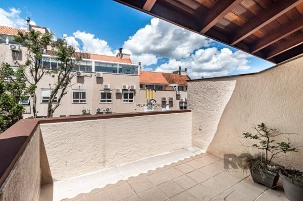 Casa Condominio em Porto Alegre, no bairro Vila Conceição, com 3 dormitório(s), 