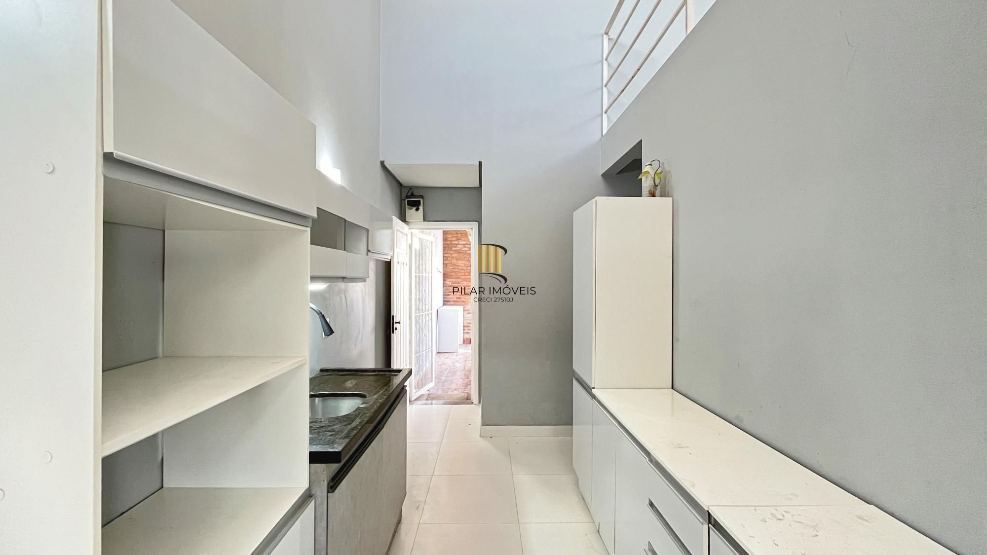 Casa para Venda - 70m², 2 dormitórios, 2 vagas - Hípica