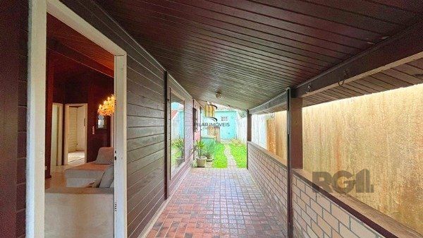 Casa em Porto Alegre, no bairro Ipanema, com 3 dormitório(s), e 3 banheiros