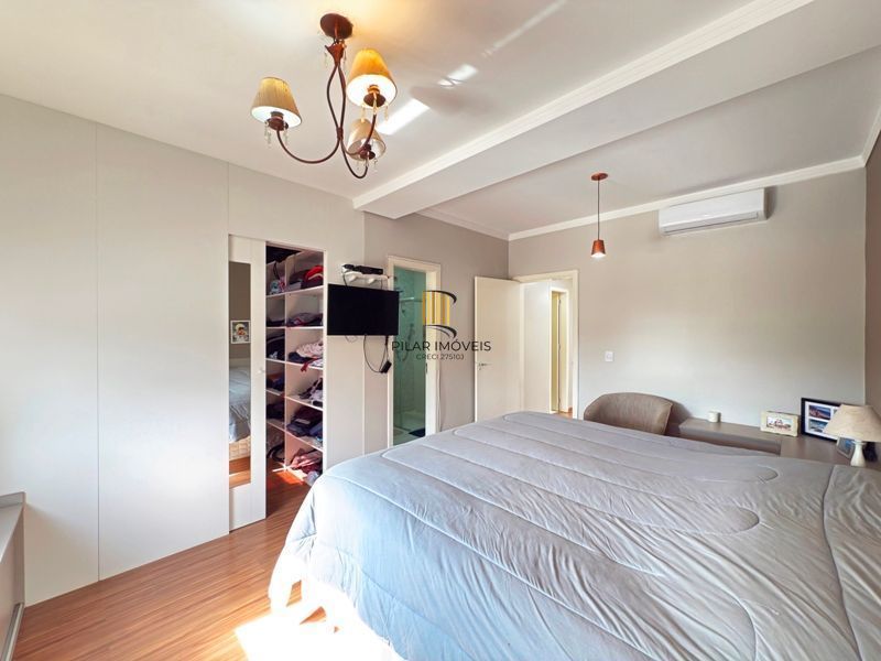 Casa com vista para o Rio e 3 dormitórios