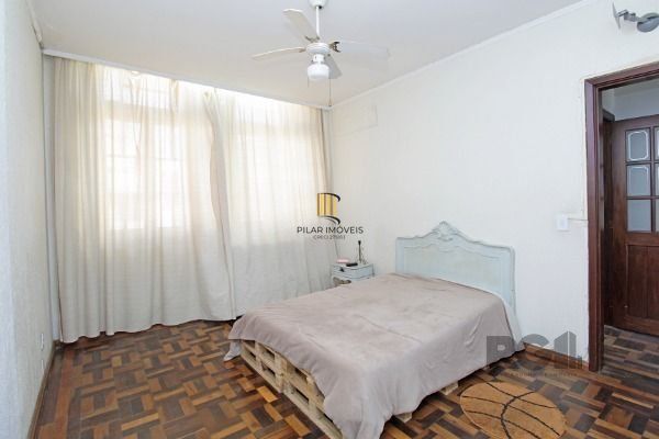 Casa em Porto Alegre, no bairro Floresta, com 3 dormitório(s), e 3 banheiros, à