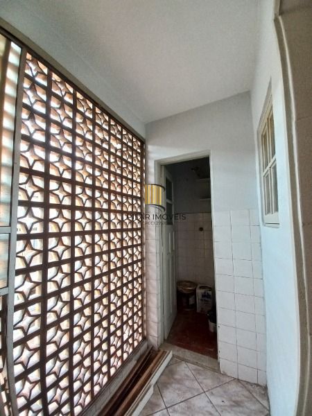 Apartamento em Porto Alegre, no bairro Partenon, com 2 dormitório(s), e 2 banhei