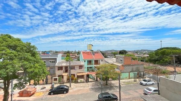Casa em Porto Alegre, no bairro Tristeza, com 3 dormitório(s), e 3 banheiros, à 