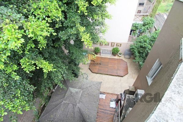 Casa em Porto Alegre, no bairro Tristeza, com 3 dormitório(s), e 3 banheiros, à 