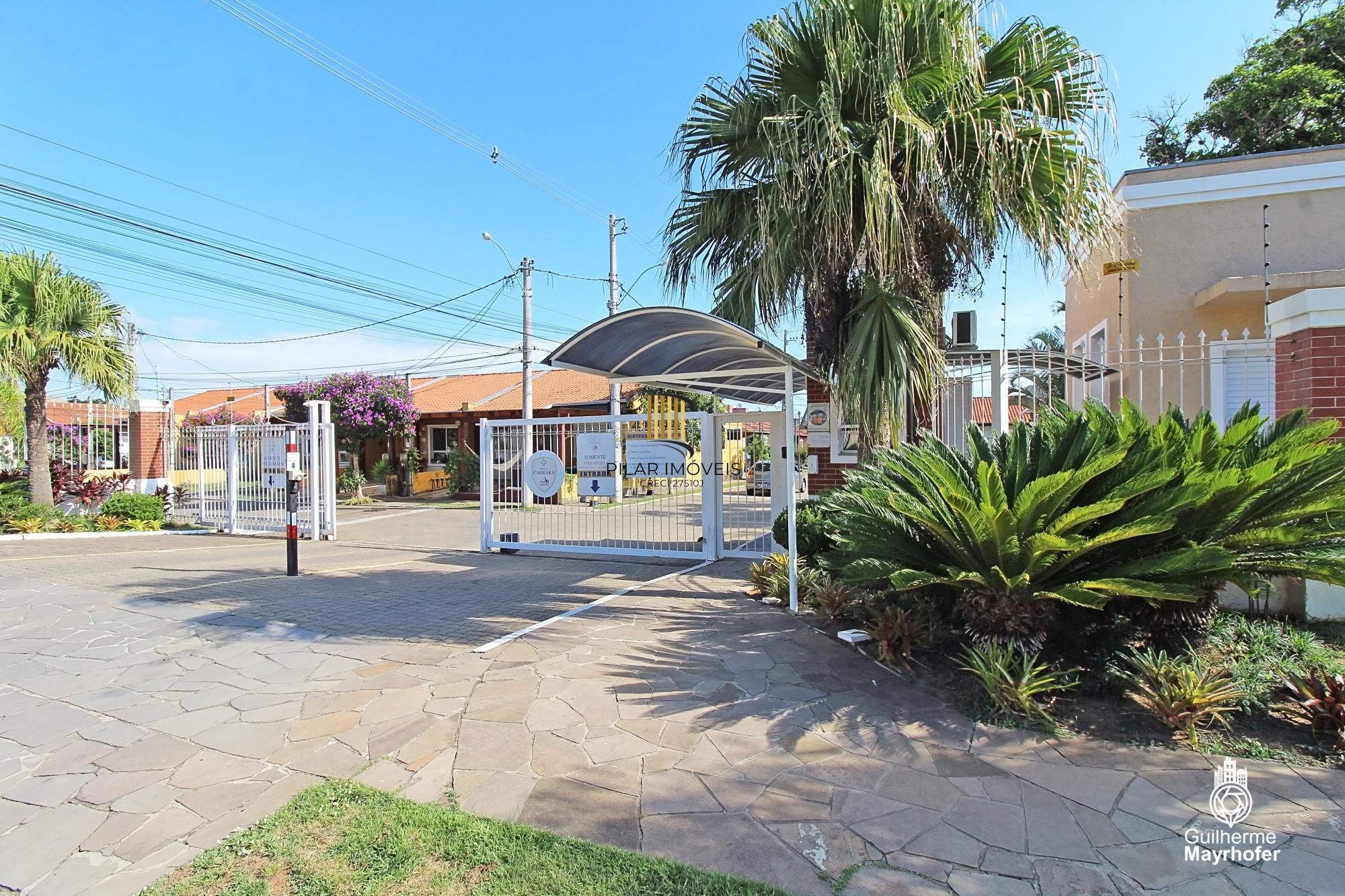 Carrara- Casa térrea 2 dormitórios, reformada , com 2 vagas , churrasqueira