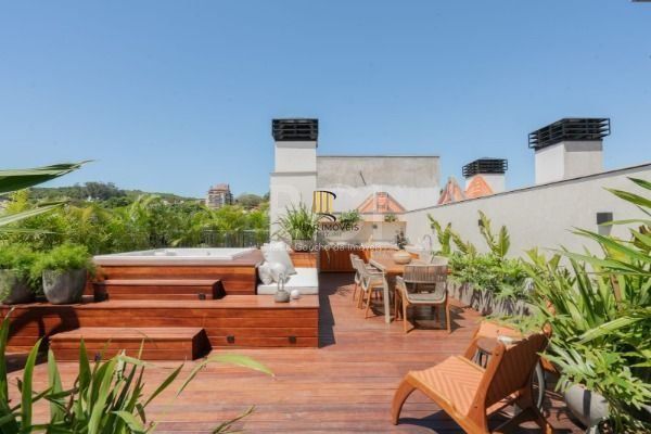 Cobertura para Venda - 150.32m², 2 dormitórios, sendo 1 suites, 2 vagas - Triste