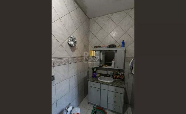 Casa em Porto Alegre, no bairro Cavalhada, com 5 dormitório(s), e 5 banheiros, à