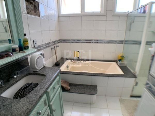 Casa para Venda - 333m², 3 dormitórios, sendo 1 suites, 4 vagas - Ipanema