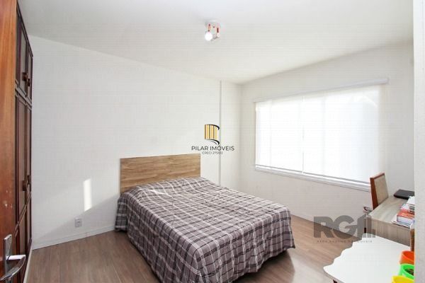Apartamento em Porto Alegre, no bairro Cristal, com 2 dormitório(s), e 2 banheir