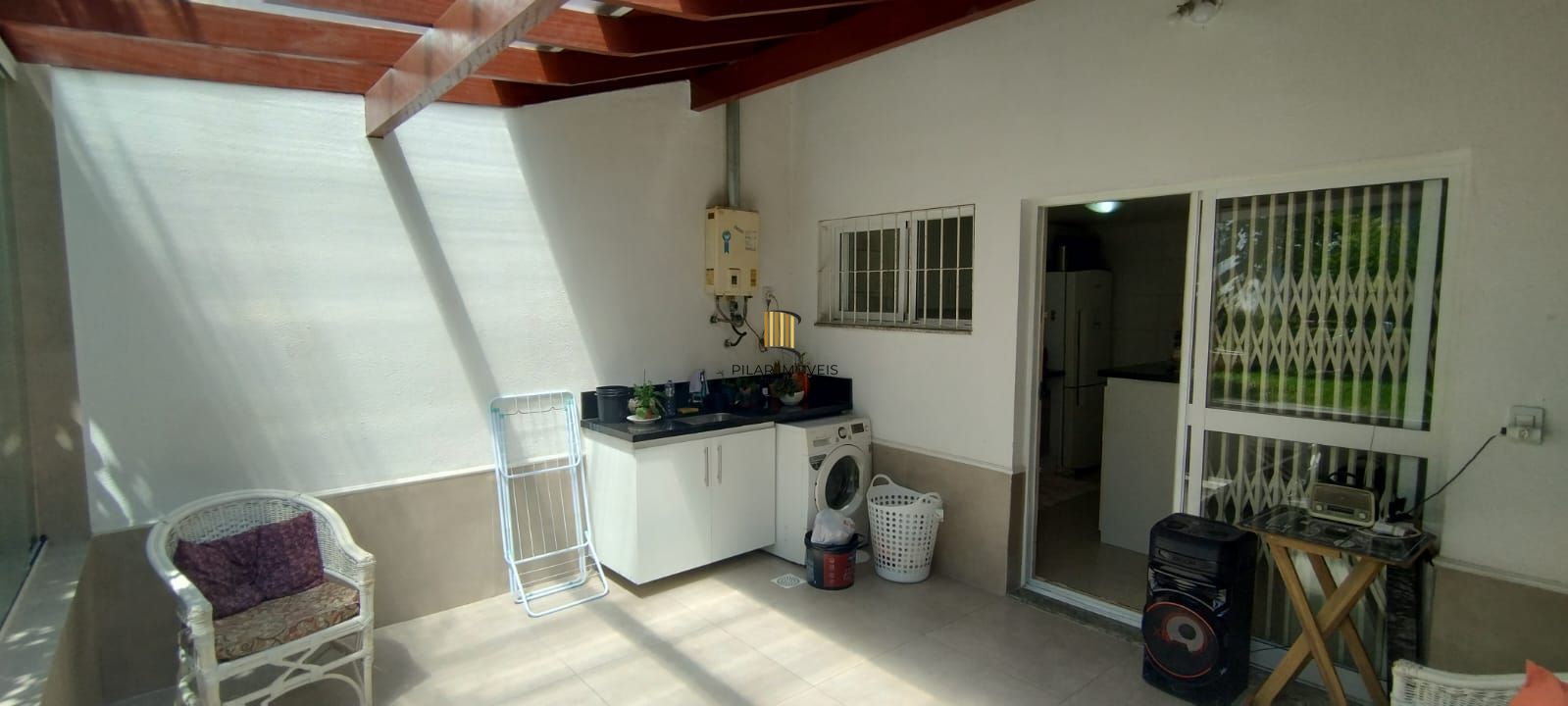 Linda Residência com 3 dormitórios, sendo 1 suíte á venda no Imperial Parque.