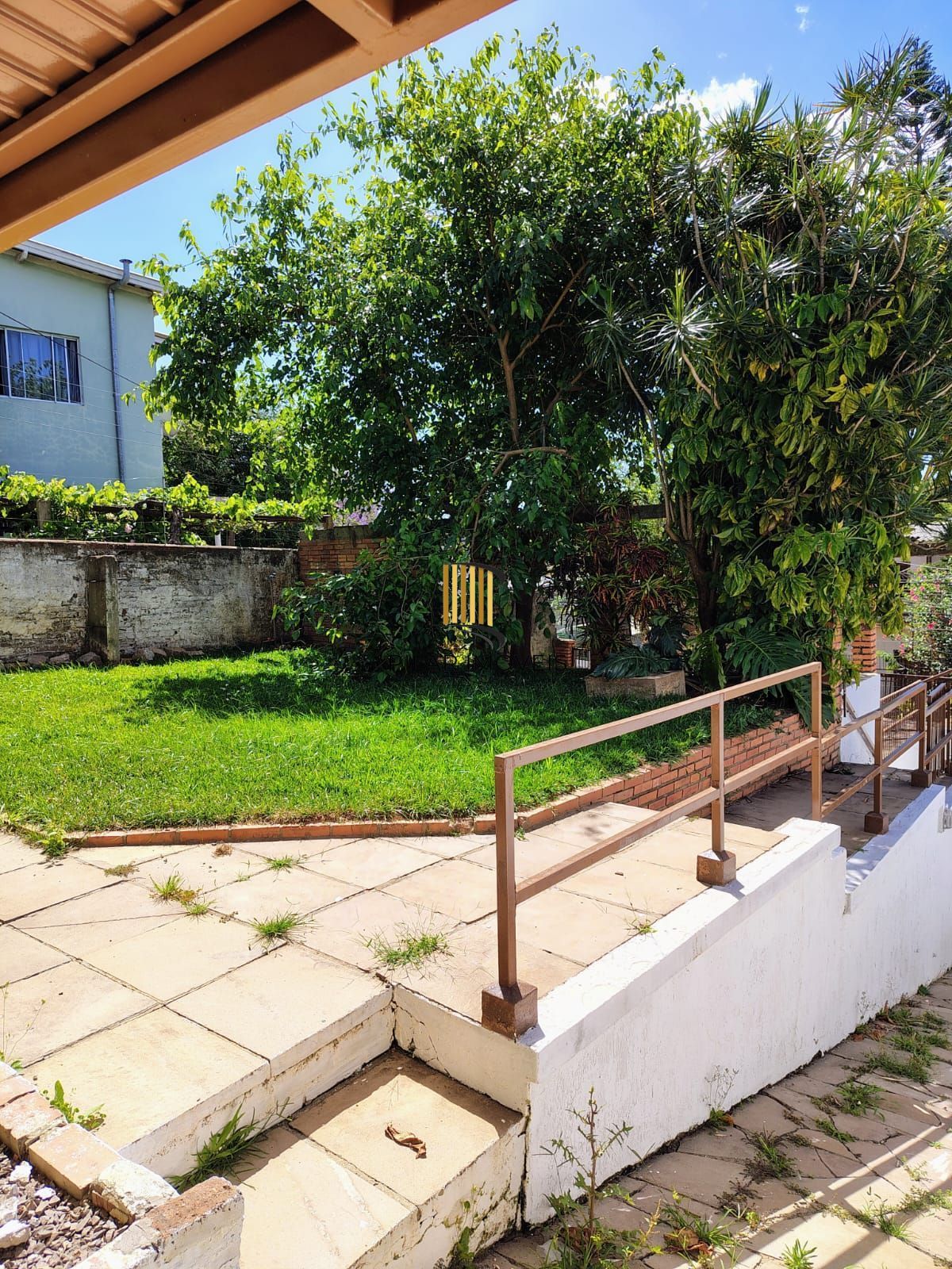 Residência com 3 dormitórios sendo 1 suíte á venda bairro Medianeira