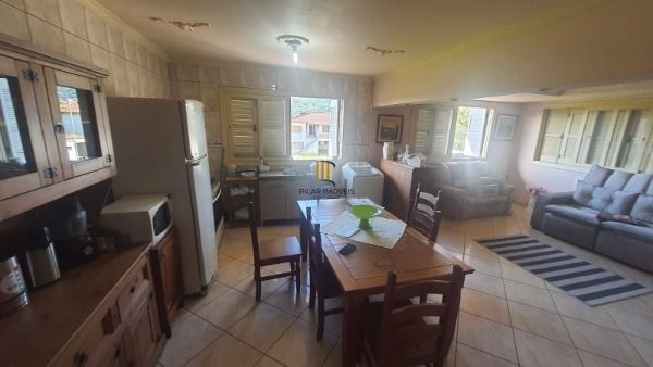 Casa em Porto Alegre, no bairro Vila Nova, com 3 dormitório(s)